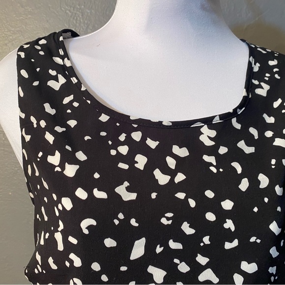 Apt 9 Black and White Pebble Design Layered Sleeveless Open Back Top - Picture 7 of 16